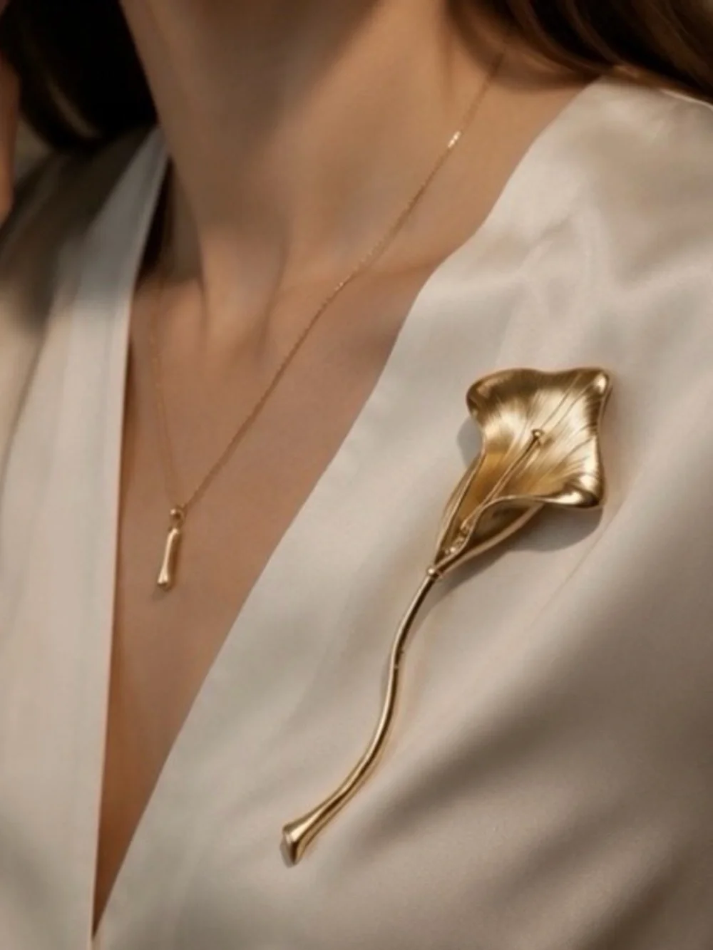 Luxe Gold Calla Lily Floral Brooch